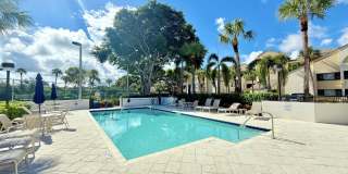 811 Oak Harbour Drive Gallery 27