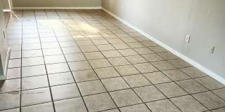 2519 Beech St Gallery 17