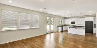 Like new 4 bedroom/ 3 bathroom home on the Westside Like new 4 bedroom/ 3 bathroom home on the Westside Gallery 5