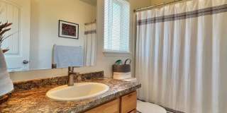 2 Bedroom 2.5 bathroom Townhouse in Greeley Gallery 12