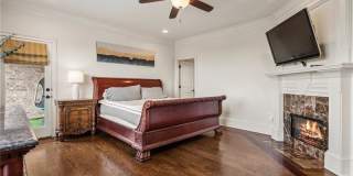 629 Boulevard NE Gallery 32