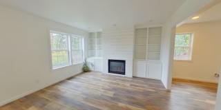 Large Beautiful Home in the Hills Gallery 6