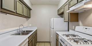 2 Bedroom Townhome with Refrigerated Air Gallery 9