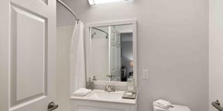 Henley at Kingstowne Gallery 6