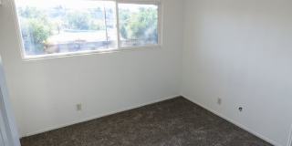 Cozy Two Bedroom, One and a Half Bath Townhouse Gallery 12