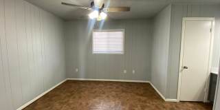 713 S Illinois Ave Gallery 9