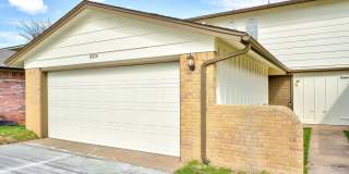3 bedroom 2.5 bath - NW Highway and Rockwell Gallery 31