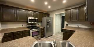 BEAUTIFUL  3 Bedroom 2 Bathroom Home in Royal Heights with garage and large back patio!!!! Gallery 10