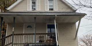 Spacious 2-Bedroom Home for Lease in Akron Gallery 1