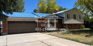 Beautiful and Cozy  4 Bedroom 3 Bathroom Home Gallery 1