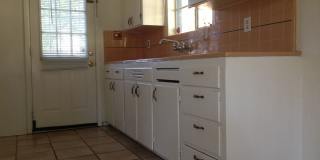 Spacious 3BR Tempe Home with Lush Yard & Irrigation – Available July 1! Gallery 7