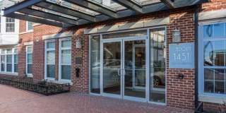 1 bed/ 1 bath Right off Meridian Hill Park with Reserved Parking! Available July 10! Gallery 16