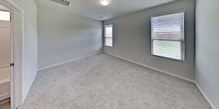 Beautiful 4 Bedroom, 2 Bathroom in Yukon School District Gallery 11
