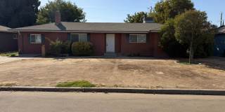 Large Old Parkwood Charmer for RENT Gallery 1