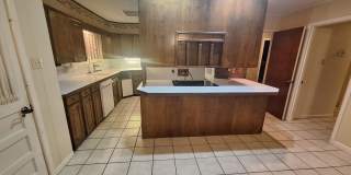 Spacious 3 bedroom, 2 bath Gallery 28