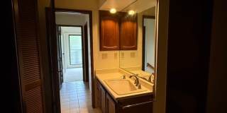 For Rent | 2 Bedroom, 2 bathroom Condo in Kona Eastwind with 1 assigned parking stall Gallery 9