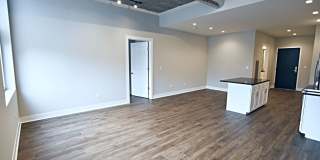 3833 N Broadway Gallery 135