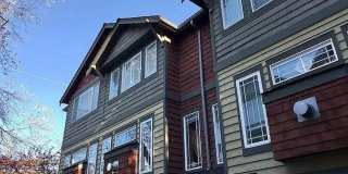 Appealing 2 bed / 1.5 bath townhouse in Greenwood/N Seattle with new flooring Appealing 2 bed / 1.5 bath townhouse in Greenwood/N Seattle with new flooring Gallery 1