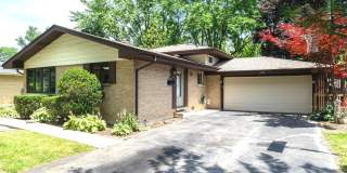 209 N Stevenson Lane Gallery 1