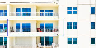 Elegance and Beachfront Condo Living Gallery 29