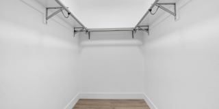 8300 De Longpre Apartments Gallery 3