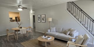 Meadowlark Apartments & Townhomes Gallery 1