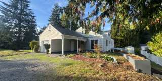 5 Bedroom with a FULLY Finished Basement! Gallery 1