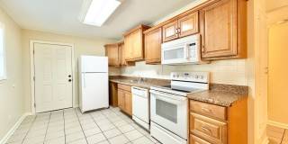 2 Bedroom in Lindley Park close to UNCG Gallery 6