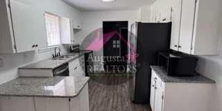 Large 4 Bedroom home close to ACU Gallery 18