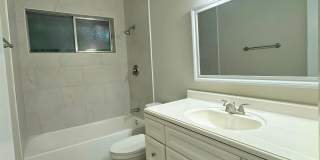Beautiful 2 Bedroom Condo/Duplex in Charlotte Gallery 15