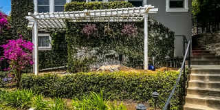 Unbelievable Stand-Alone 2-Bedroom House in Prime West Hollywood Hills Gallery 1