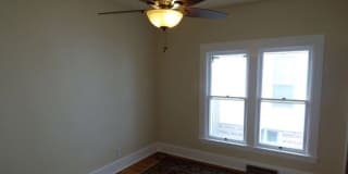Charming 2 Bedroom Home with Bonus Room, Fenced Yard & Washer/Dryer Gallery 10