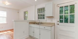 3 Bedroom 1.5 Bath Townhouse in Wagener Terrace - Charleston Peninsula Gallery 10