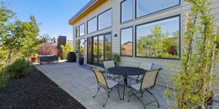 Fully Furnished 4-Bedroom Tetherow Home | Hot Tub + Home Services Included Gallery 33