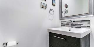 TERRELL HILLS TOWNHOUSE Gallery 24