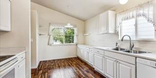 Evolve Real Estate: Meticulously Maintained 3 Bed RANCH Home with Deck and Pergola Available Sept 1! Gallery 10