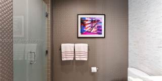 5959 Collins Ave Gallery 37