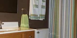 Room in 3 Bedroom Home at McGoogan Ln Gallery 1