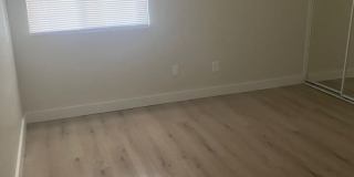 Newly Remodeled 2 bed 2 bath Town-homes in Central Phoenix!! Gated and Pool *** Move-in Special! 50% OFF First and Second months rent! Low Deposit only $995.00. Gallery 11