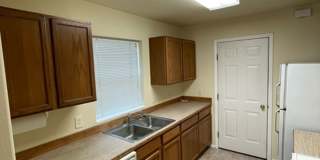 2 Bedroom 1 1/2 Bathroom - Close to Campus - Centrally Located Gallery 26