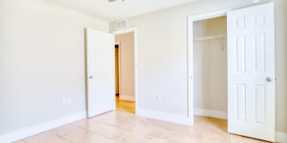 The Piquette Apartments Gallery 8