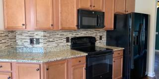 3 Bedroom 2.5 Bath Townhouse 1 Car Garage Gallery 5