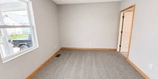 Updated 3 Bedroom Home Near Westgate Park with Modern Finishes Gallery 8