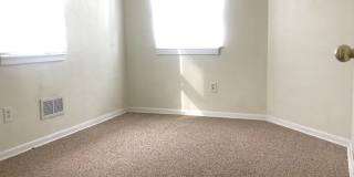 Cute 2 bedroom house next to park! Gallery 11