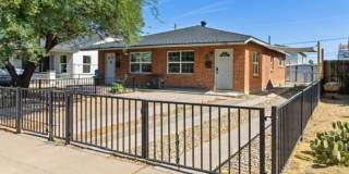 Utilities Included (a $200+ Savings) Charming Updated Duplex Home in Historic District! Gallery 1