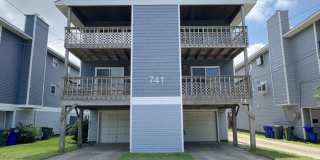 741 West Ocean View Avenue 741 West Ocean View Avenue Gallery 1