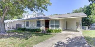 Charming 3-Bedroom Home with Spacious Backyard in North Austin! Gallery 1