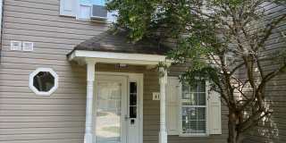 LARGE 3 BEDROOM TOWNHOME Gallery 20