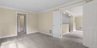 VILLAGGIO ON YARROW BAY Gallery 15