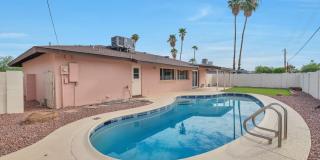 Spacious 6-Bedroom, 4-Bath Pool Home Near ASU Campus Gallery 1